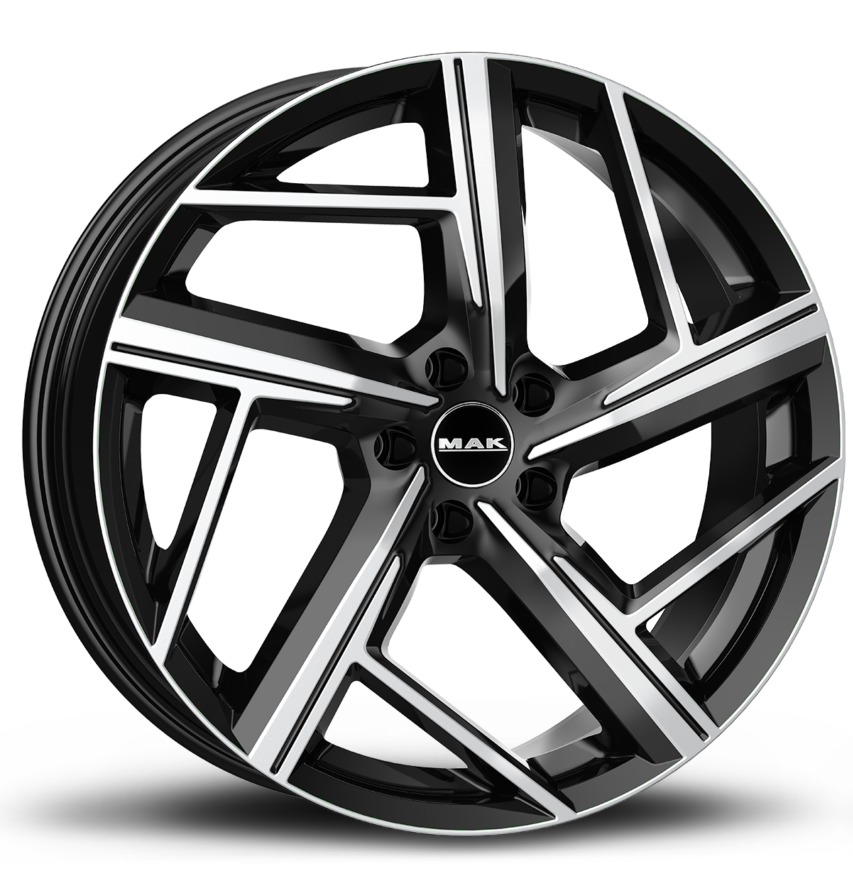 MAK QVATTRO 8X18 5X112 ET39/66.45 černá/leštěná