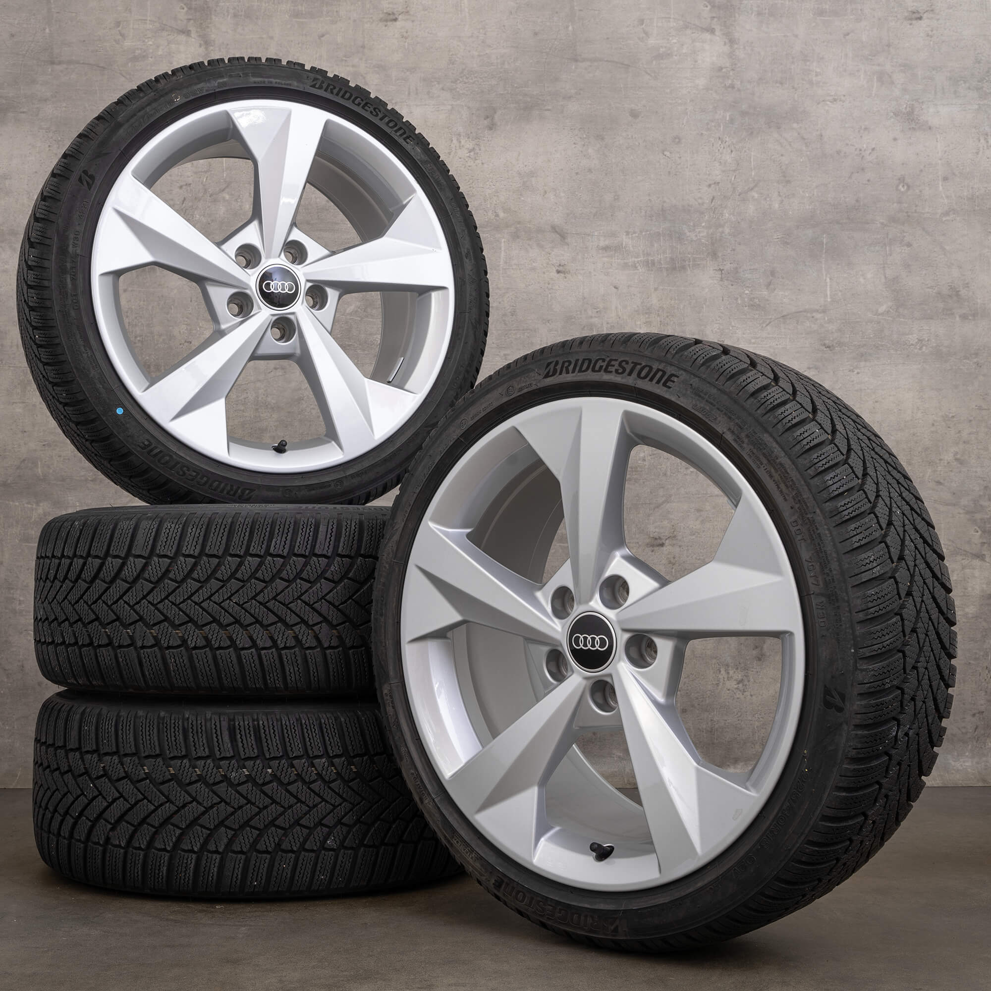 OEM AUDI A3 8Y0601025J 8X18 5X112 ET46/57.1