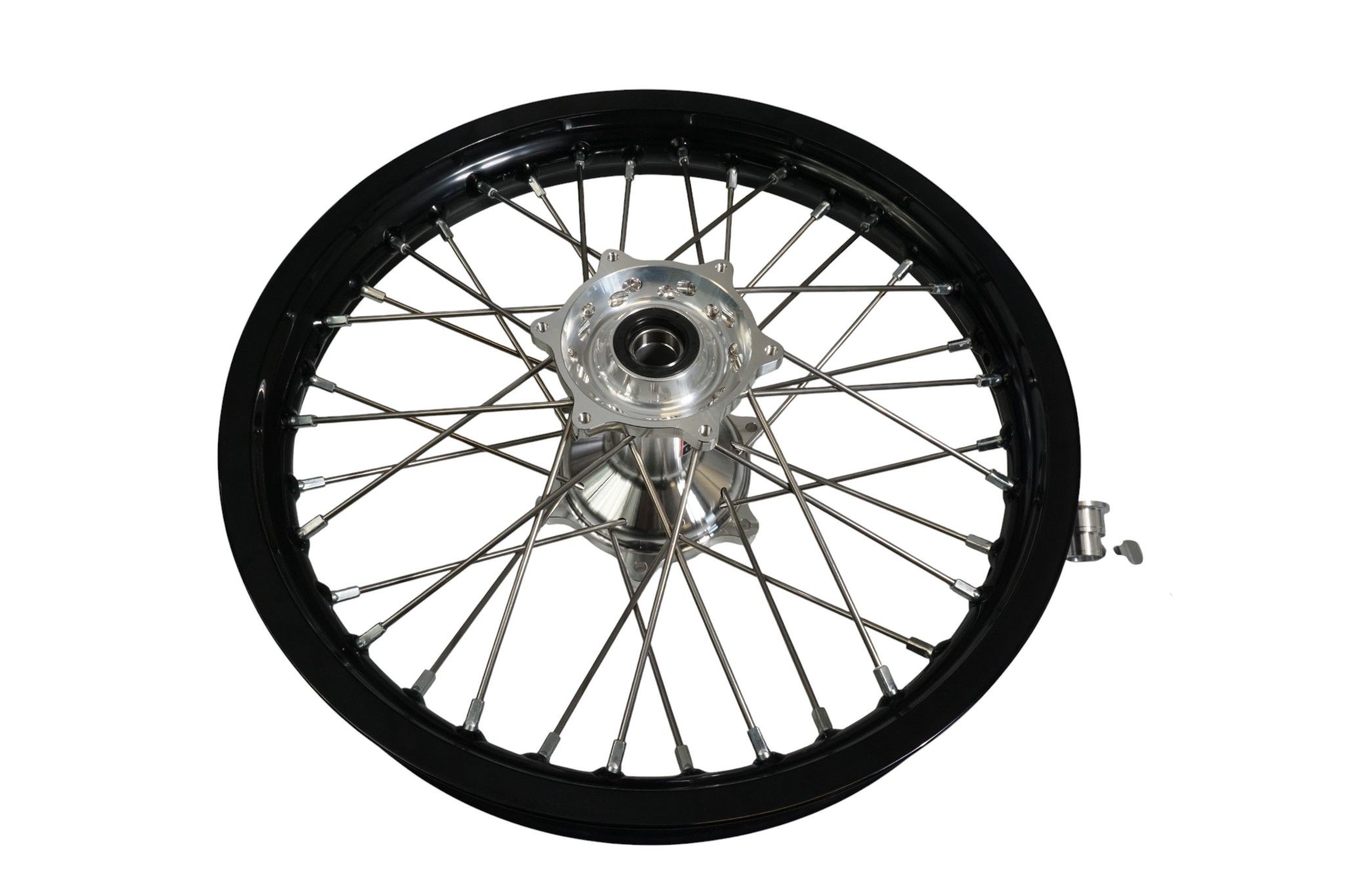 REX WHEELS komplet kolo zadní REX 18 18 X 2,15 černá ráfek / barva stříbrná náboj / stříbrná špice / stříbrná niple (osa 22 mm) do KTM SX / SXF 23-26,