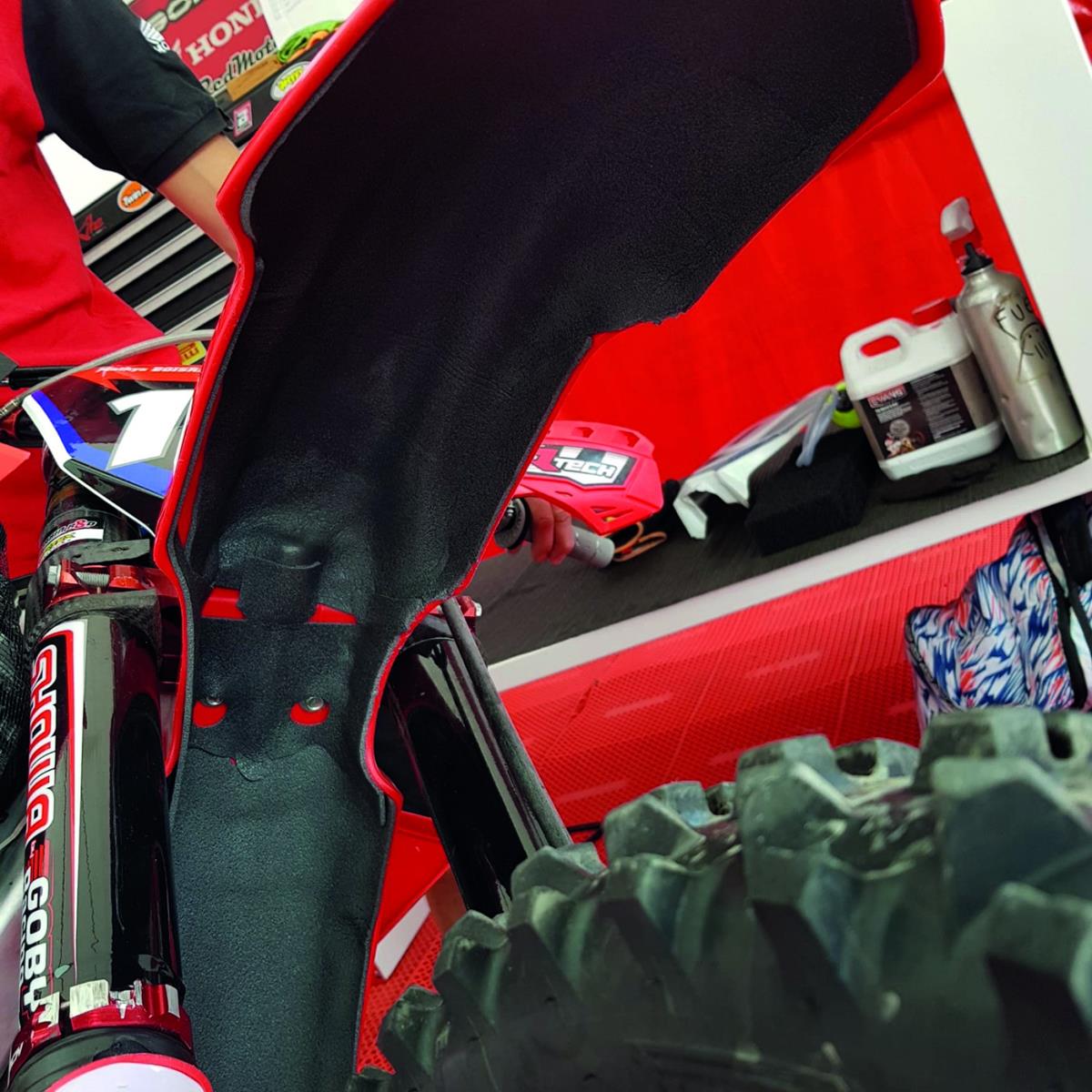 BLACKBIRD dýha proti blátu HONDA CRF 250 22-23, CRF 450 21-23 (BLACKBIRD dýha proti blátu HONDA CRF 250 22-23, CRF 450 21-23)