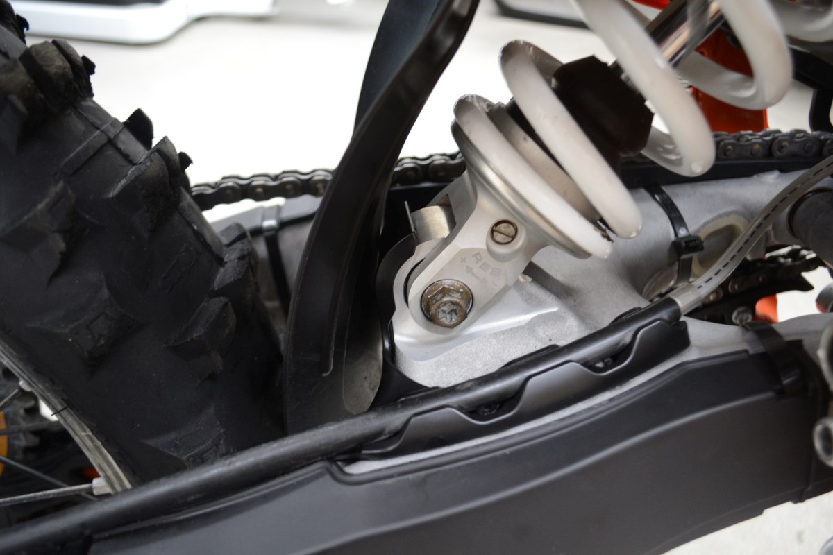 POLISPORT kryt PDS KTM EXC/EXC-F/XC-F/XCF-W 17-23 barva černá (POLISPORT kryt PDS KTM EXC/EXC-F/XC-F/XCF-W 17-23 barva černá)