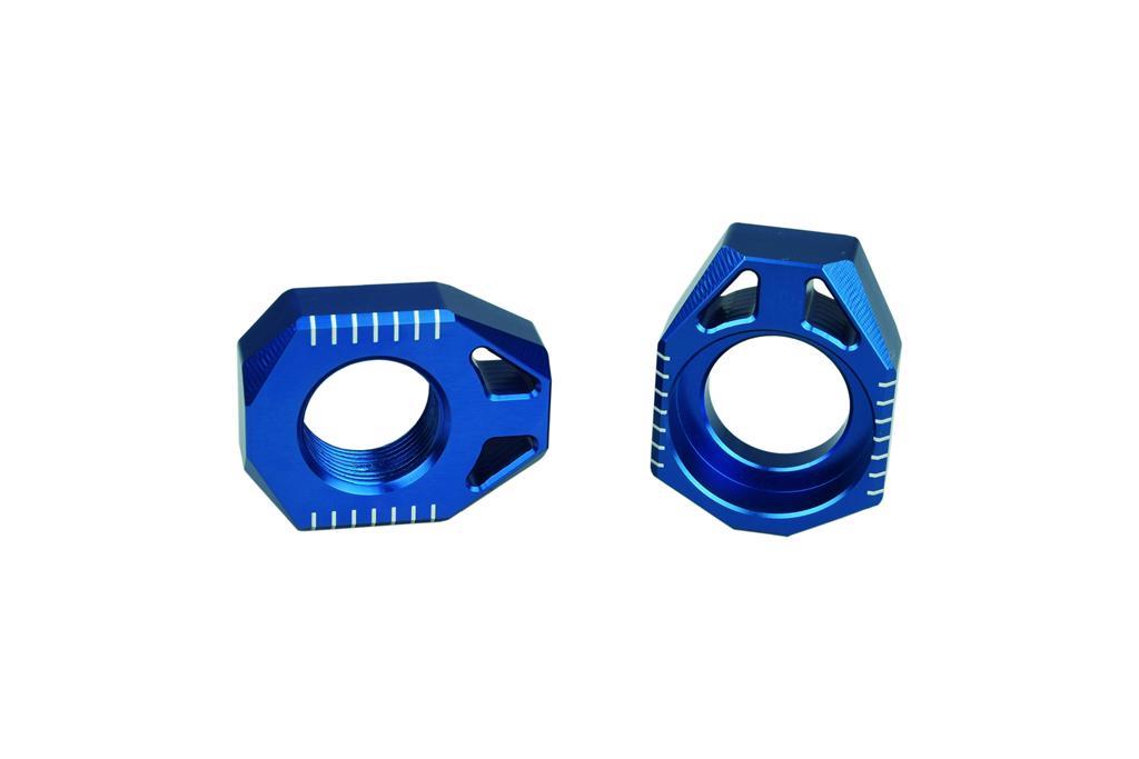 Levně SCAR nový závodní napínák zadní osy SHERCO 125/250/350/450 SE-R SEF-R 08-23 barva světle modrá (SCAR nový závodní napínák zadní osy SHERCO)