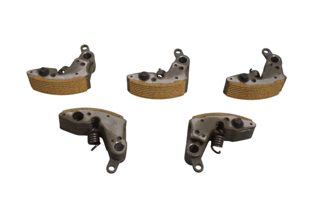 Levně BRONCO vložky černé (čelisti/svorky) spojky ODSRODKOWEGO CF MOTO CFORCE 500 07-16, CFORCE 60013-14, X8 13-16, UFORCE / ZFORCE 600 11-15, ZFORCE 800