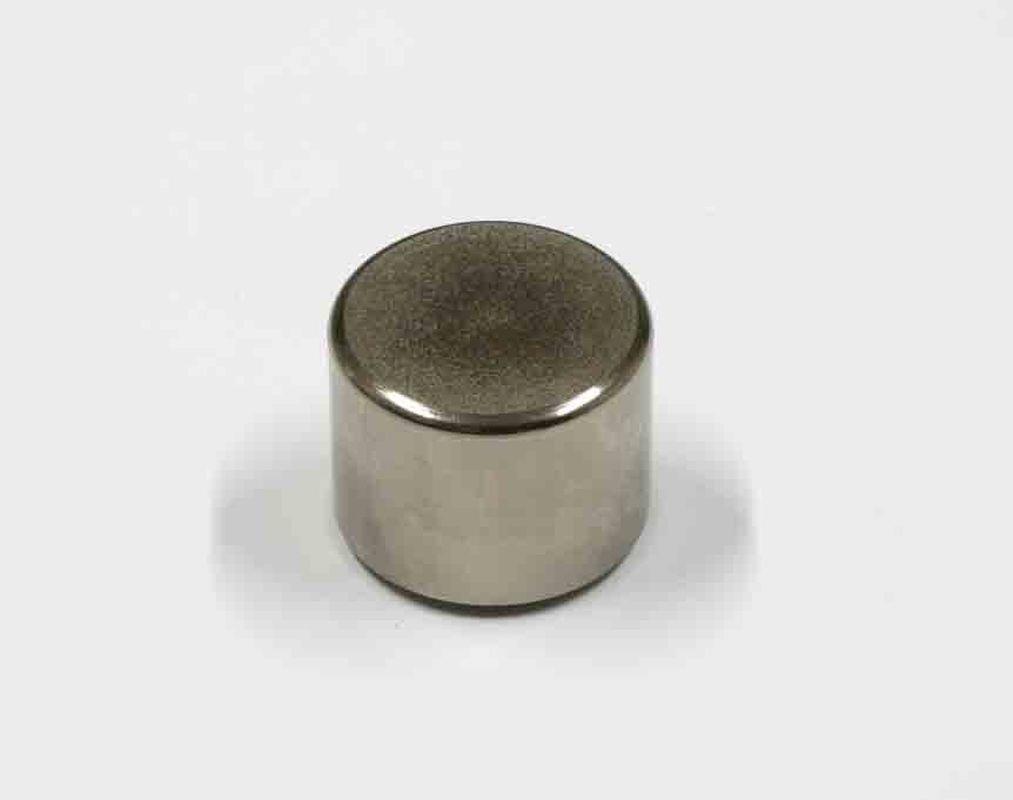 TOURMAX pístek brzdového třmenu KAWASAKI ZZR 600/1100 90-93, ZR 1100 90-93 přední vyrobeno v Japonsku