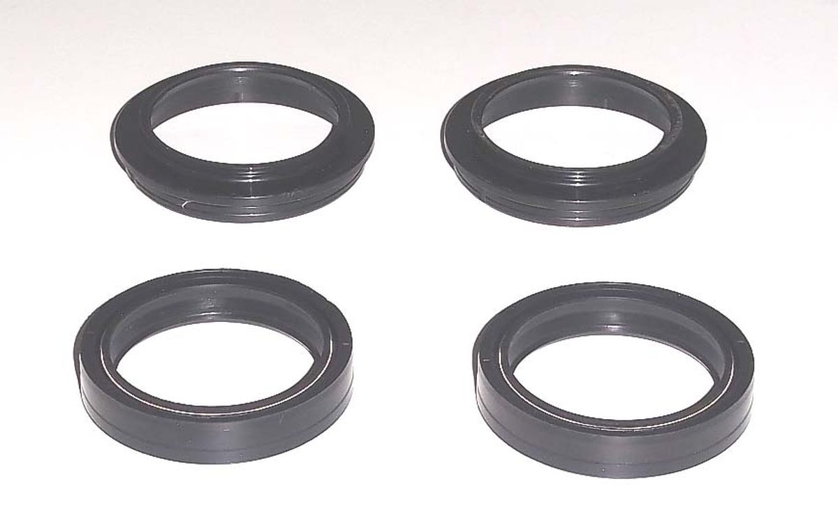 TOURMAX gufera vidlice a prachovky (komplet) (45X57X11) HONDA CBR 900RR 93-99, GL 1500 97-03, SUZUKI GSXR 600 97-03 (ARI067)(ARI091) vyrobeno v Japonsku