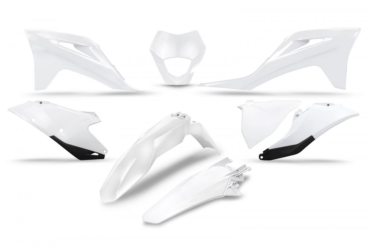 Complete set of plastics UFO GGKIT703041