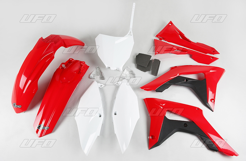 UFO kompletní sada plastů HONDA CRF 250R 18-21, CRF 450R 17-20 s kryty vzduchových filtrů barva OEM (červená/bílá) (HO123E999)
