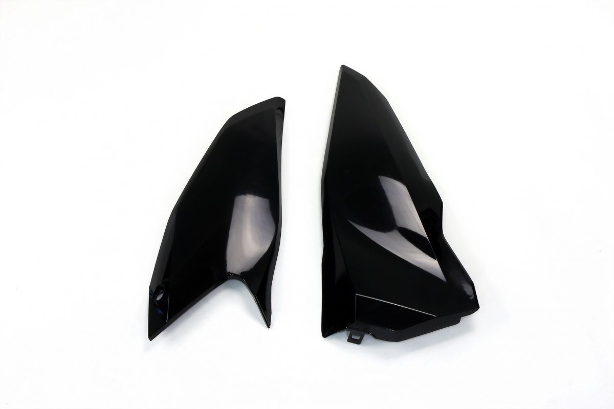 UFO boční tabulky na startovací číslo HUSQVARNA TC/TE 125, FC/TX/TE/FE 250, TC/TE/TX 300, FC/FE 350, FC/FE 450, FE 501 14-16, TC 250 16, barva černá
