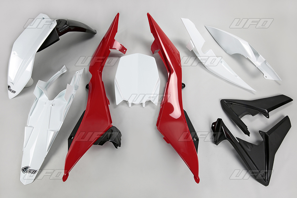 Complete set of plastics UFO HUKIT612999