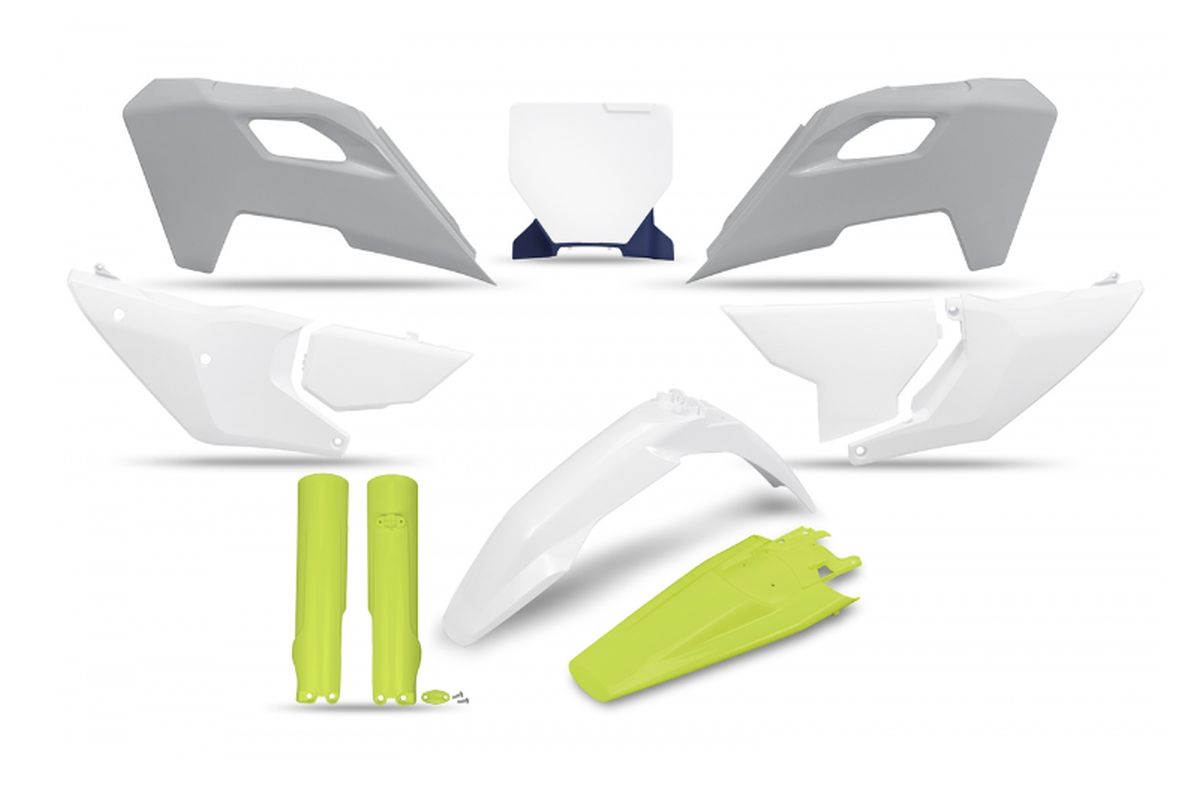 Complete set of plastics ( UFO HUKIT626F999
