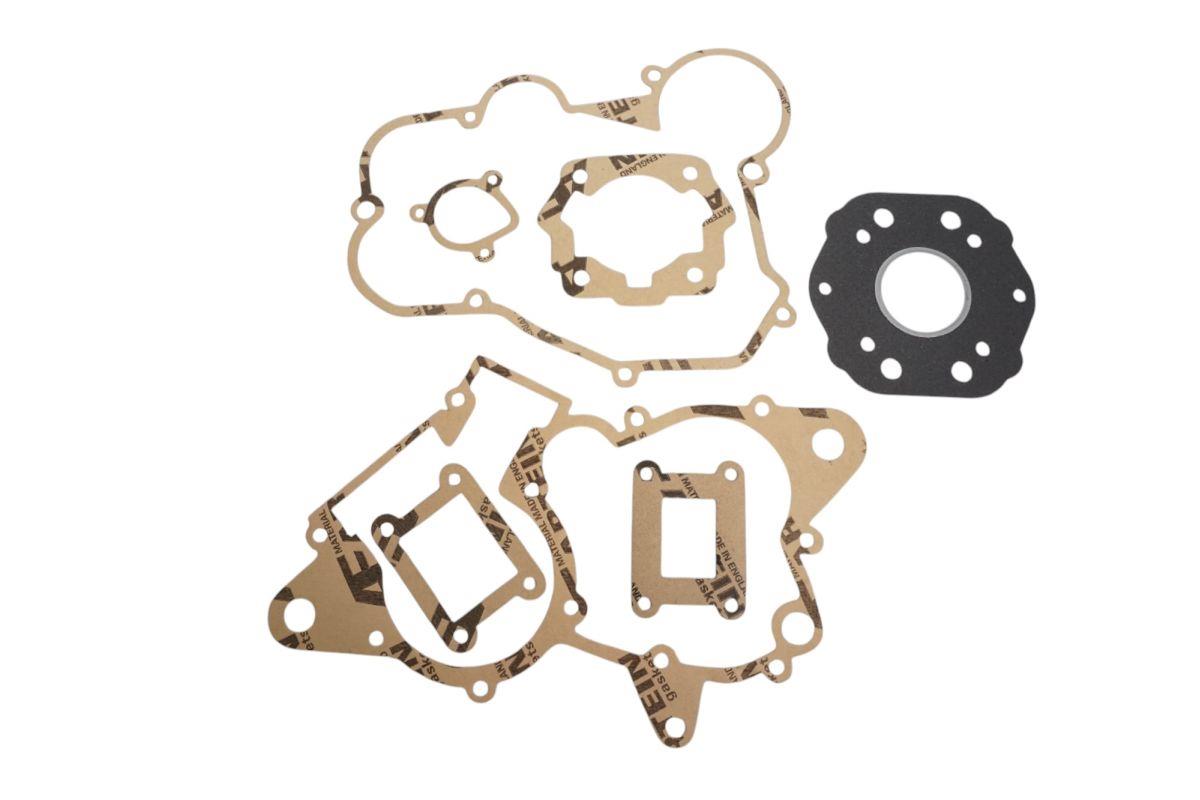 XRADICAL (ARTEIN GASKETS) kompletní sada těsnění DERBI SENDA / GPR 50 97-05 (0,80mm)