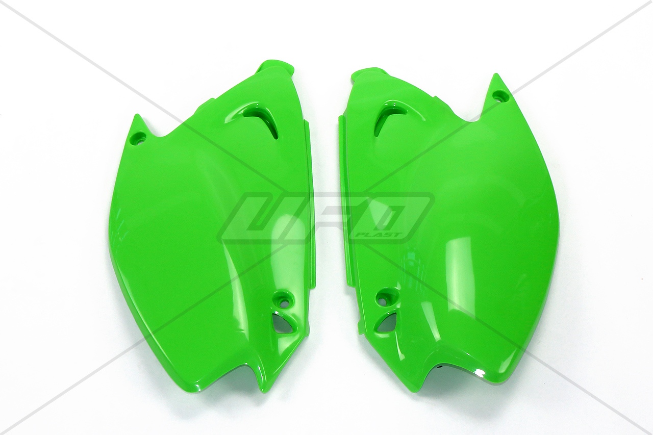 UFO boční tabulky zadní KAWASAKI KX 125/250 03-17 barva zelená