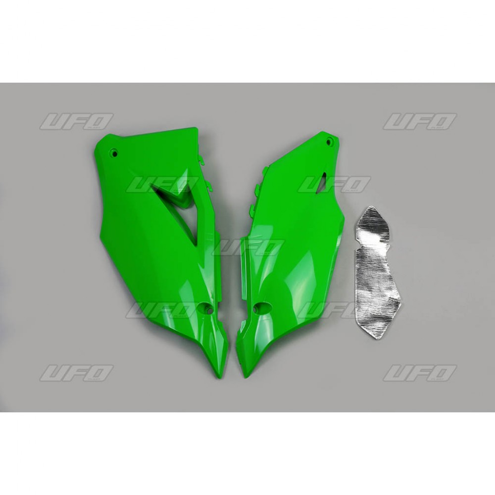 UFO boční tabulky zadní KAWASAKI KXF 450 19-23 , KXF 250 21-24 barva zelená