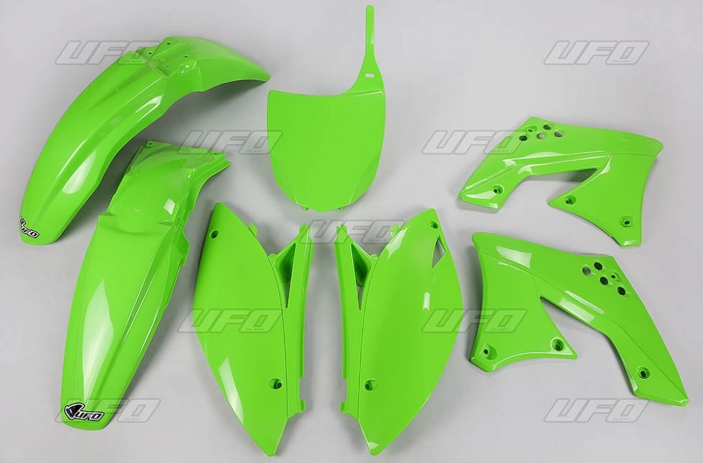 UFO kompletní sada plastů KAWASAKI KXF 250 09- 12 barva zelená (KA212E026)