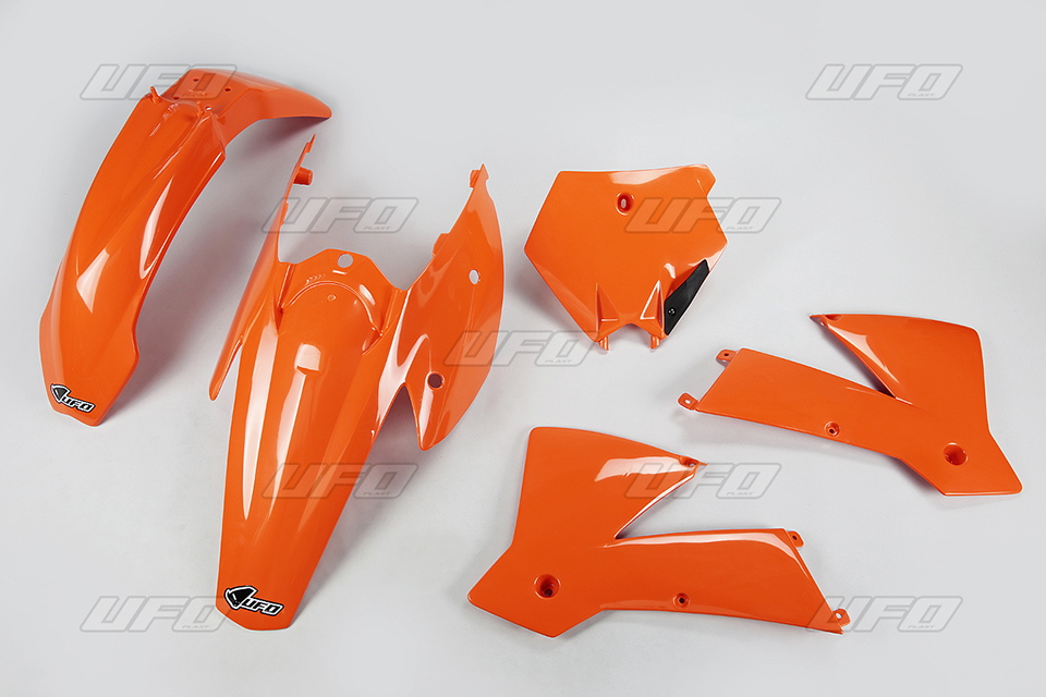 UFO kompletní sada plastů KTM SX/EXC 03-04 barva oranžová (KT502E127) (UFO kompletní sada plastů KTM SX/EXC 03-04 barva oranžová (KT502E127))