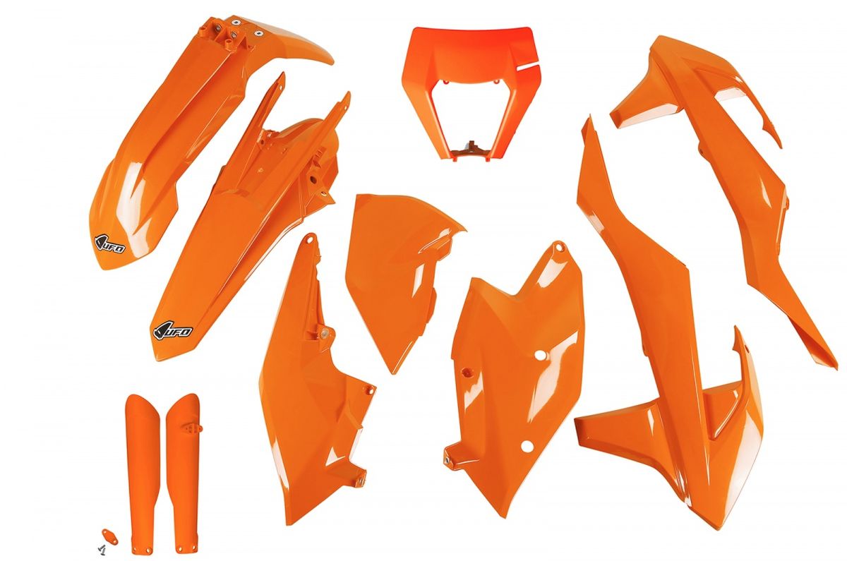UFO kompletní sada plastů (FULL KIT) s kryty tlumičů KTM EXC/EXC-F TPI 17-19 s krytem světla barva oranžová (KT523E127)