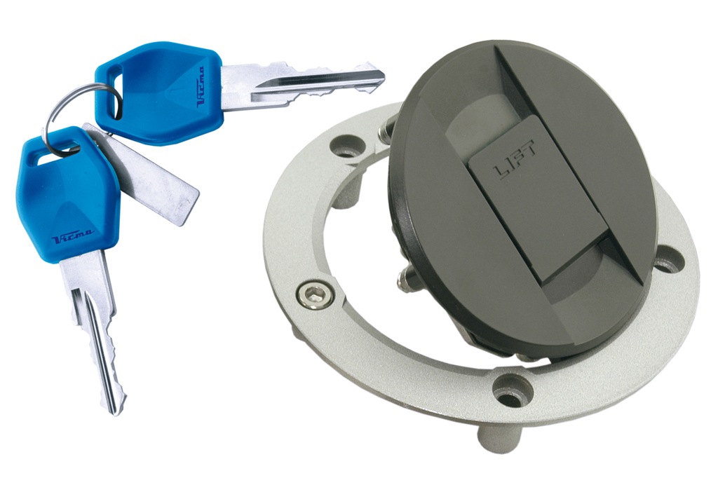 Levně V PARTS (VICMA) víčko/zátka palivové nádrže SUZUKI GSR 600/GSF650/GSX650F/SV650/SFV650/GSXR600,750,1000,1300/GSF1250 (M10861) (V PARTS (VICMA))