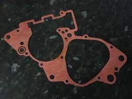 XRADICAL(ARTEIN GASKETS) těsnění klikové skříně motoru (střed motoru) SUZUKI RM 85 02-23