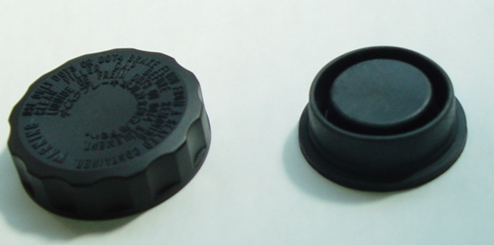 Brake fluid reservoir cover and seal TOURMAX RCD-104