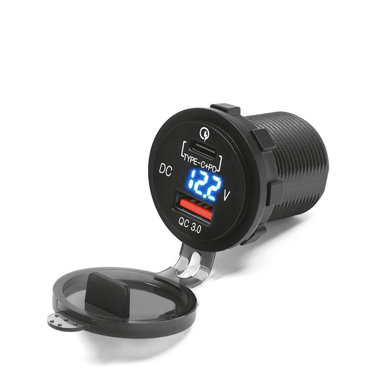 Levně BIKETEC motocyklové dvojitá zásuvka USB QUICK CHARGE USB typ-C s osvětlením a voltmetrem pro montáž na rovné plochy (kapotáž, kufr) nebo řídítka -