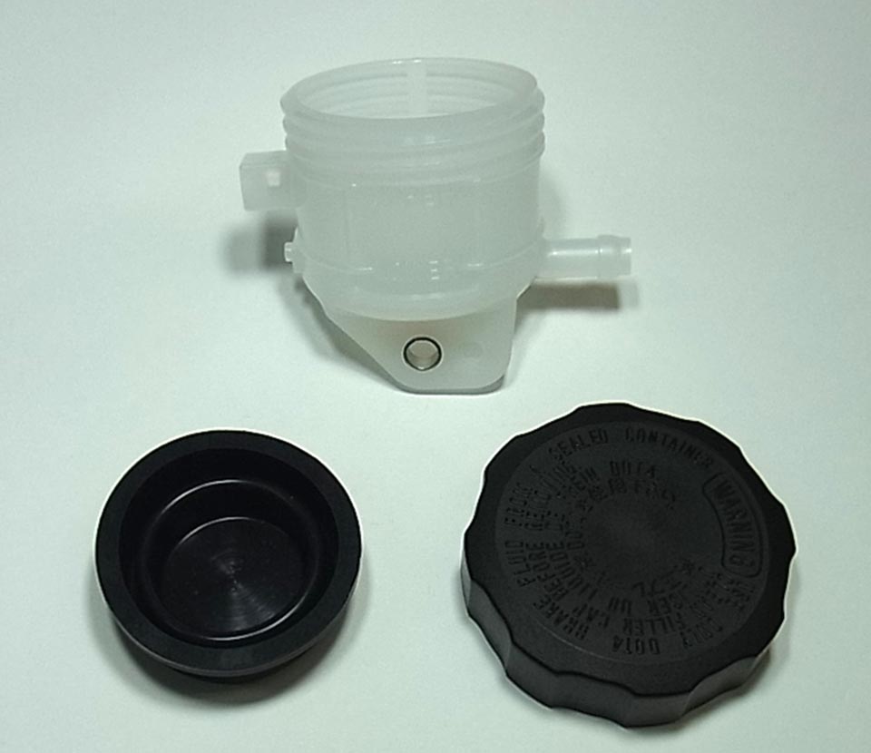 Brake fluid reservoir with cover and seal front TOURMAX RVR-201