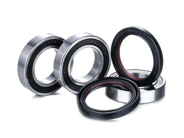 FACTORY kabelS 2026/01 ložiska předního kola s těsnícími prvky KTM SX 85 12-15, zadního KAWASAKI KX 125 03-07, KXF 250 04-25, KX 250X 21-25, KXF 450/X 19-25, (25-1406;25-1591) LOW FRICTION - MNIEJSZE OPORY TOCZENIA
