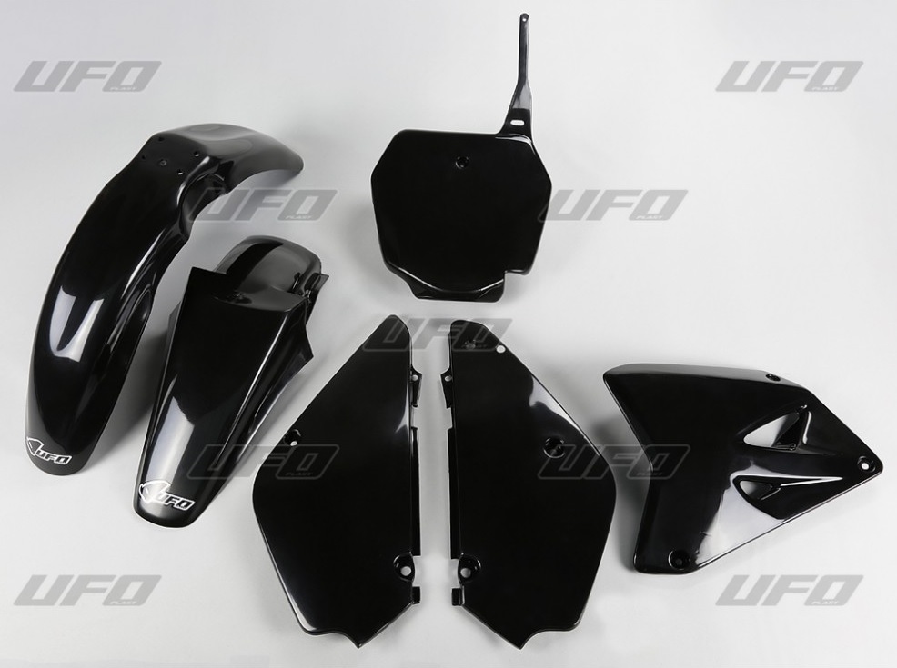 UFO kompletní sada plastů SUZUKI RM 85 00-24 barva černá (SU405E001)
