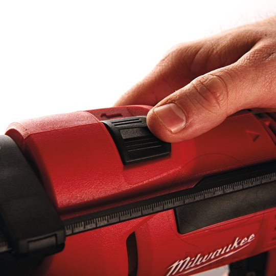 Milwaukee příklepová vrtačka 705W PD705
