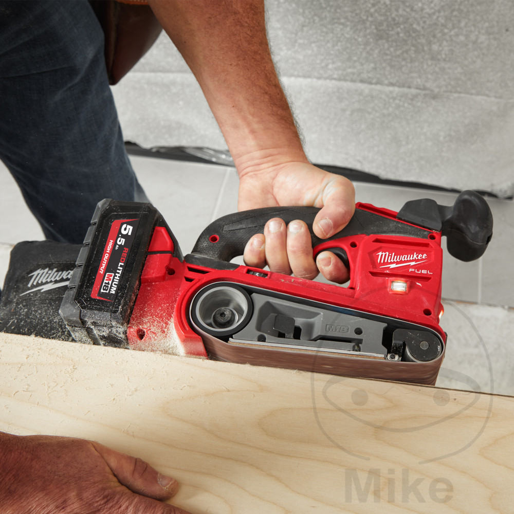 Milwaukee akumulátor pásová bruska 18V 75MM M18 FBTS75-552X