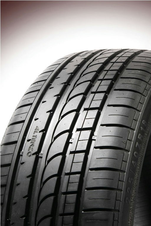 Konstrukce pneumatiky umožňuje nižší valivý odpor, ostřejší řízení a lepší opotřebení běhounu.