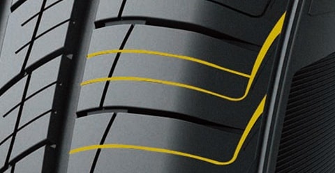 Lamely tlumící hluk. Brání vznikání harmonického zvuku běhounu.