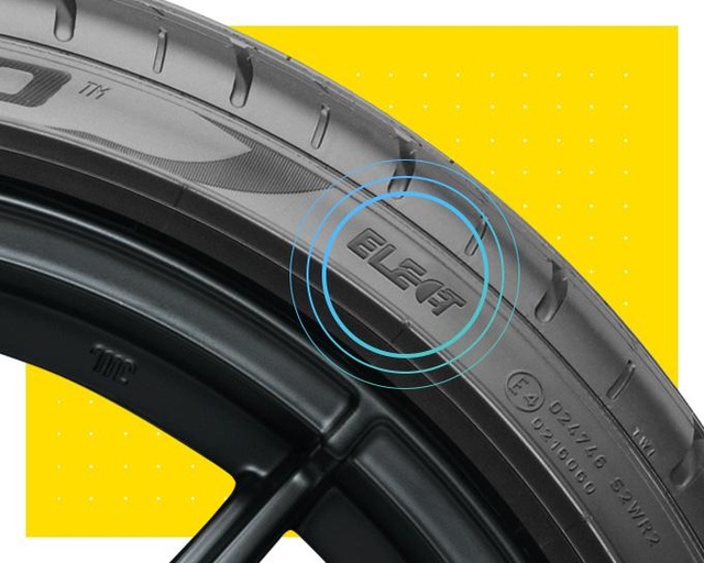 Označení ELECT™ na bočnici identifikuje pneumatiky Pirelli, které byly vyvinuty speciálně pro vysoce výkonná elektrická a plug-in vozidla v souladu se strategií Perfect Fit.