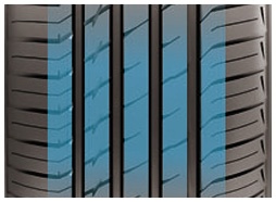 Čtyři rovné široké drážky propojené příčnými lamelami zvyšují přilnavost za mokra tím, že účinně odvádějí vodu.