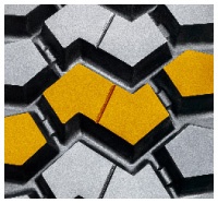 Agresivní konstrukce s více výstupky.